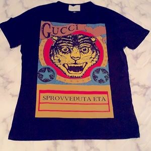 Gucci short sleeve shirt fits small like a medium